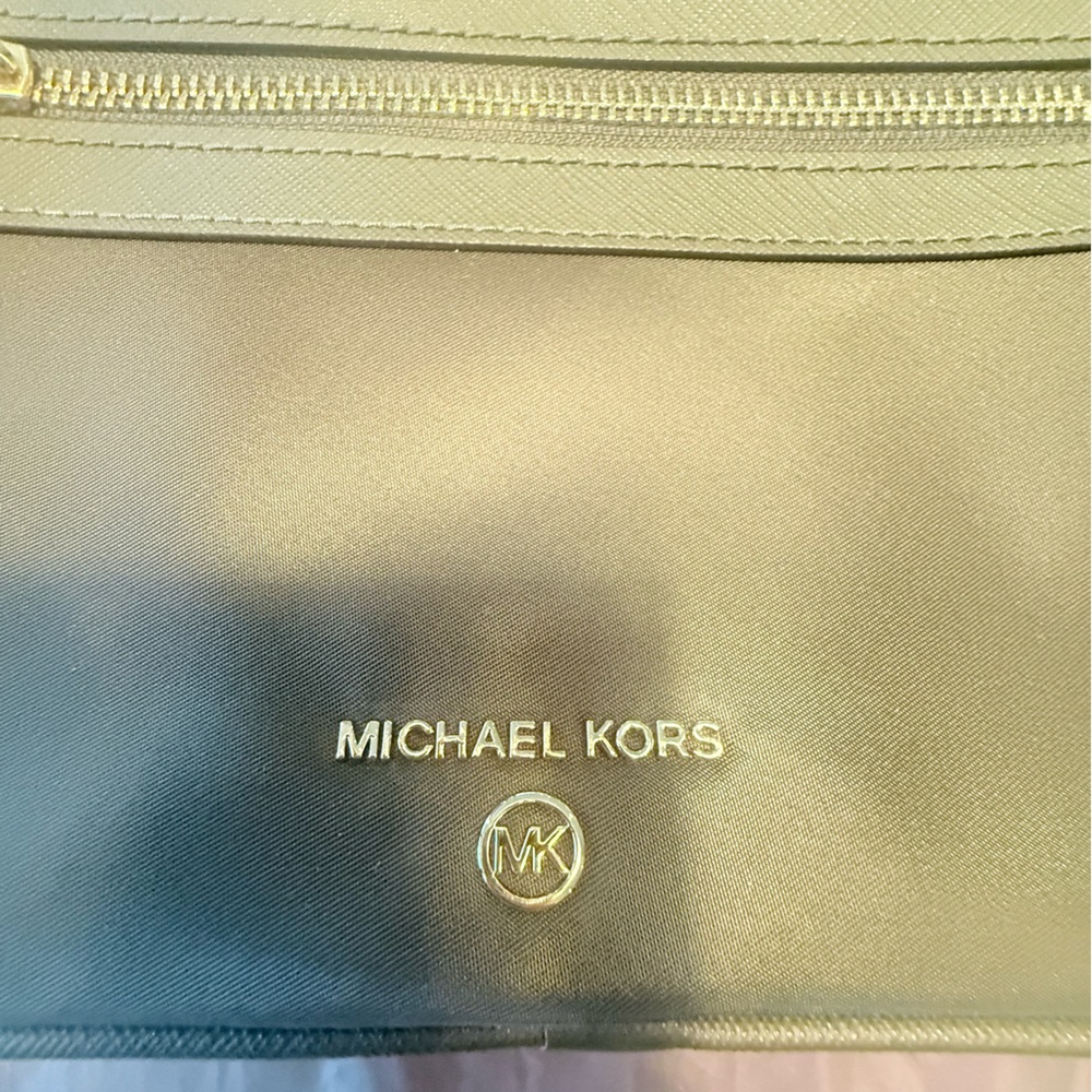 MICHAEL KORS Olive Jetset Nylon Crossbody with Gold Hardware - Picture 3 of 8
